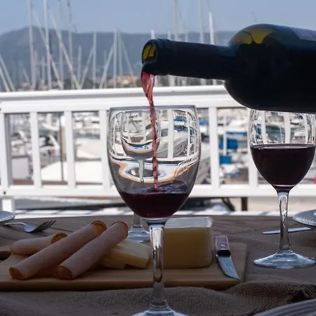 Christina's 2 Kontokali