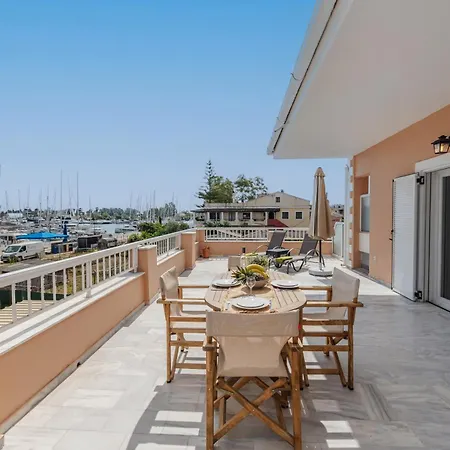 Christina's 2 Kontokali