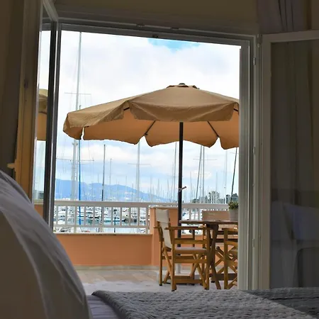 Christina's 2 * Kontokali